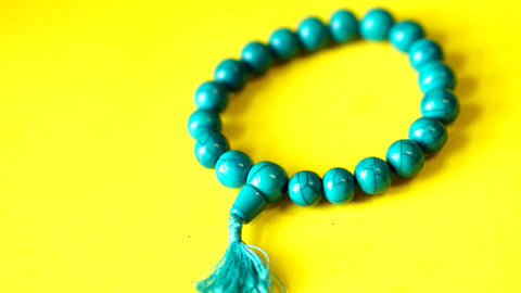 Stretchable Green Stone with Silver Spacers Wrist Mala