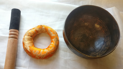 Medium Eight Auspicious Singing Bowl